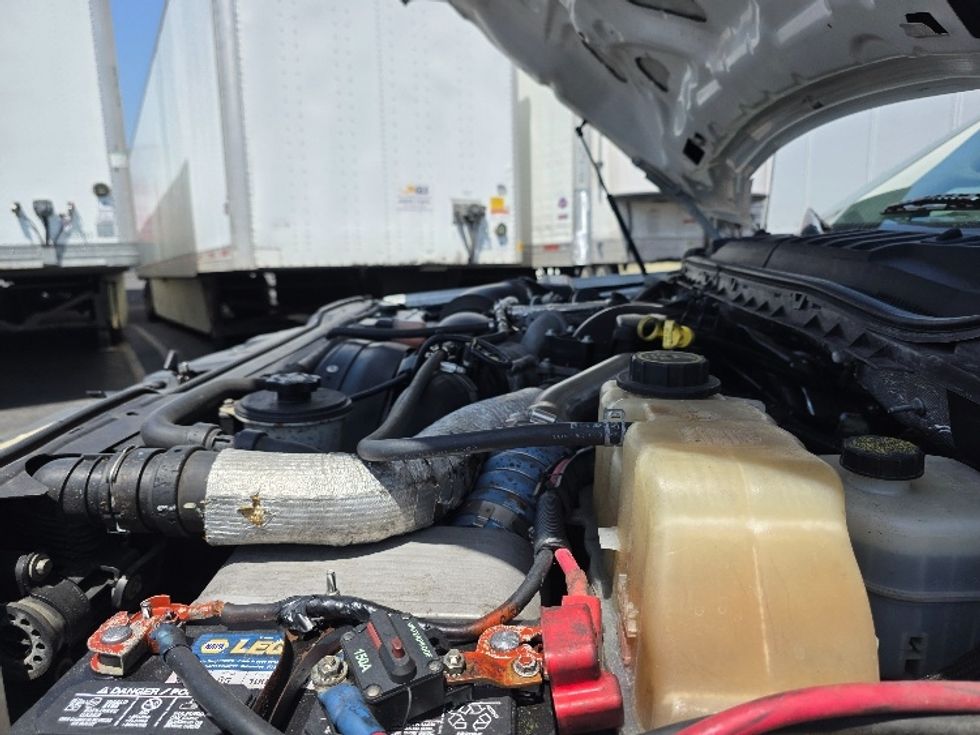 Flatbed Truck-Light and Medium Duty Trucks-Ford-2018-F550-Torrance-CA-134,919\n\t\tmiles-$ 38,500 - Image 24