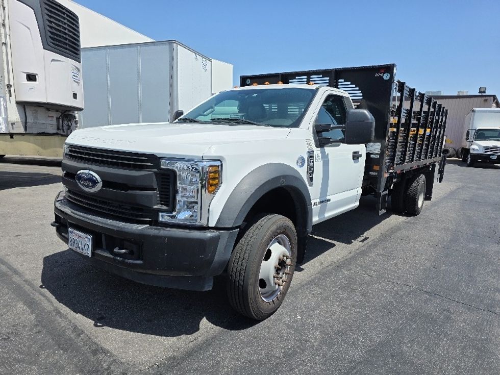 Flatbed Truck-Light and Medium Duty Trucks-Ford-2018-F550-Torrance-CA-134,919\n\t\tmiles-$ 38,500 - Image 3