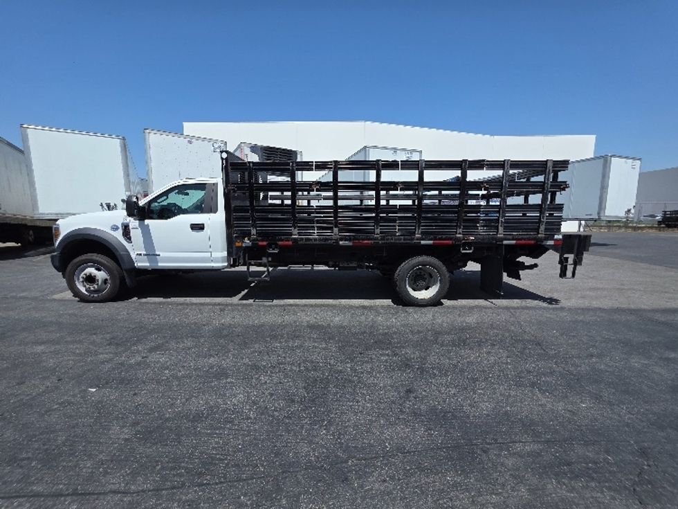 Flatbed Truck-Light and Medium Duty Trucks-Ford-2018-F550-Torrance-CA-134,919\n\t\tmiles-$ 38,500 - Image 4
