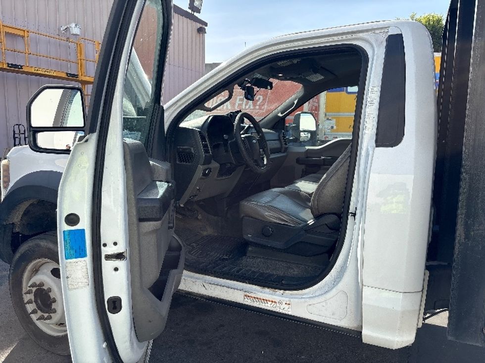 Flatbed Truck-Light and Medium Duty Trucks-Ford-2018-F550-Torrance-CA-150,029\n\t\tmiles-$ 37,500 - Image 16