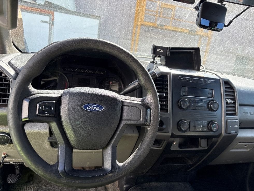 Flatbed Truck-Light and Medium Duty Trucks-Ford-2018-F550-Torrance-CA-150,029\n\t\tmiles-$ 37,500 - Image 18