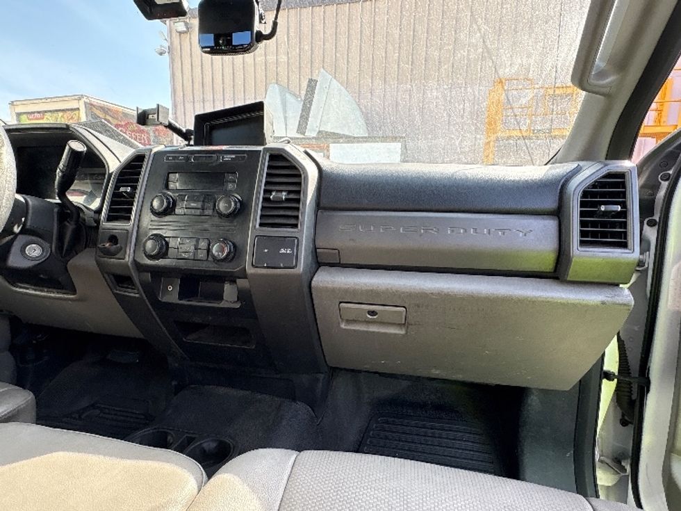 Flatbed Truck-Light and Medium Duty Trucks-Ford-2018-F550-Torrance-CA-150,029\n\t\tmiles-$ 37,500 - Image 21