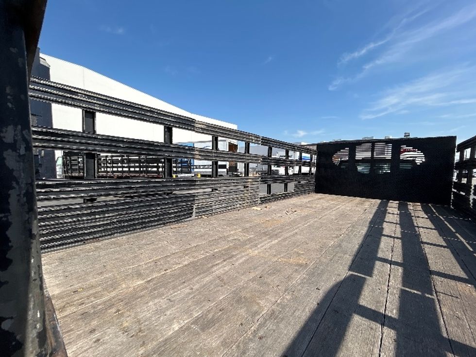 Flatbed Truck-Light and Medium Duty Trucks-Ford-2018-F550-Torrance-CA-150,992\n\t\tmiles-$ 36,750 - Image 11