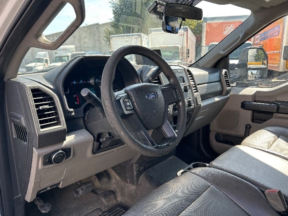 Flatbed Truck-Light and Medium Duty Trucks-Ford-2018-F550-Torrance-CA-150,992\n\t\tmiles-$ 36,750 - Image 17