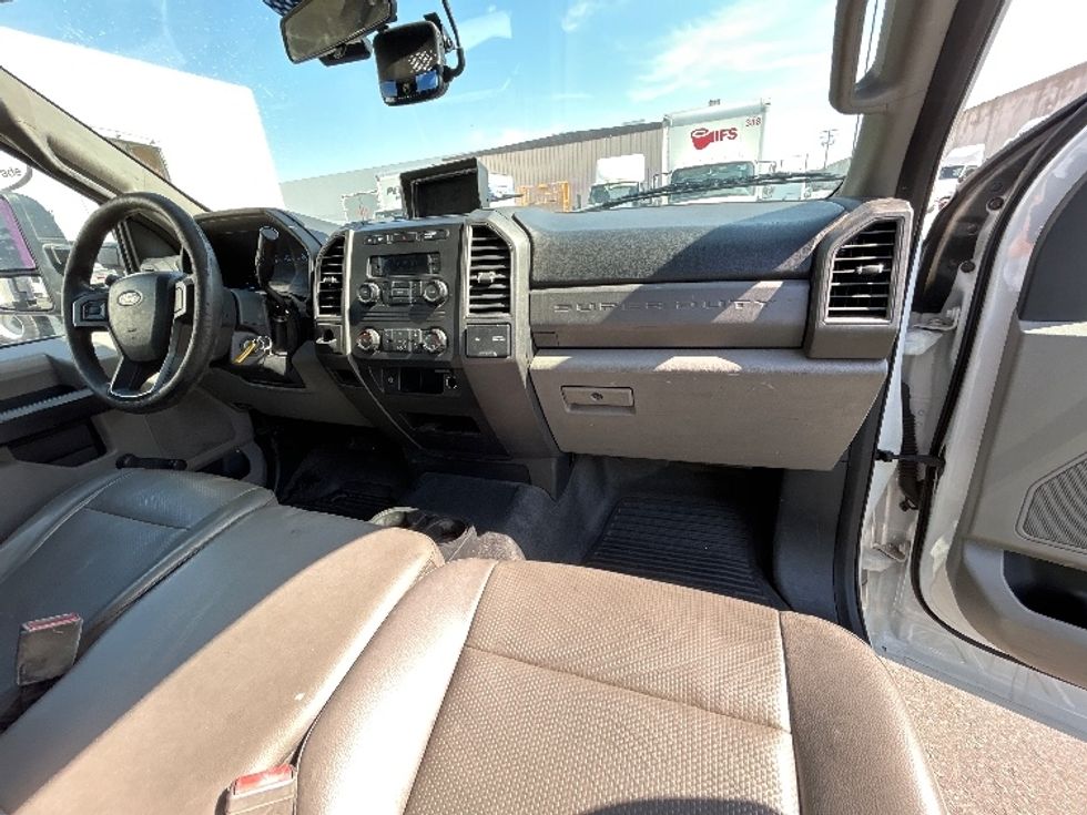 Flatbed Truck-Light and Medium Duty Trucks-Ford-2018-F550-Torrance-CA-150,992\n\t\tmiles-$ 36,750 - Image 21