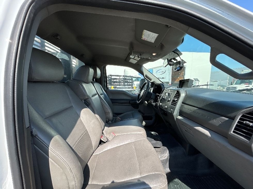 Flatbed Truck-Light and Medium Duty Trucks-Ford-2018-F550-Torrance-CA-150,992\n\t\tmiles-$ 36,750 - Image 22