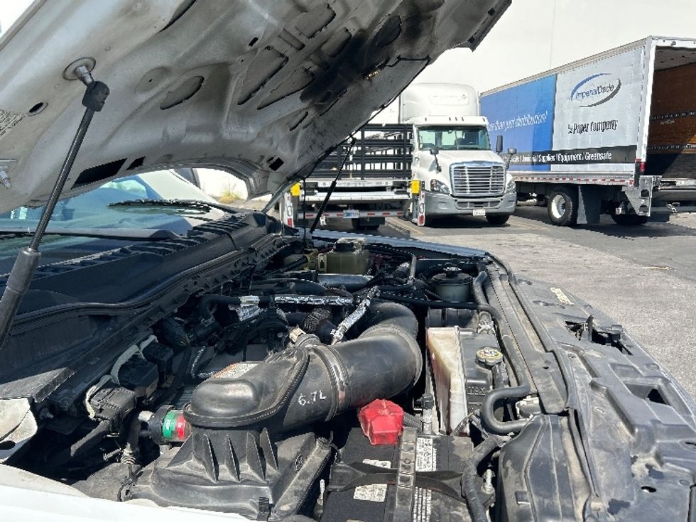 Flatbed Truck-Light and Medium Duty Trucks-Ford-2018-F550-Torrance-CA-150,992\n\t\tmiles-$ 36,750 - Image 23