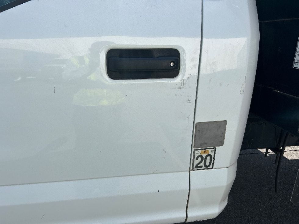 Flatbed Truck-Light and Medium Duty Trucks-Ford-2018-F550-Torrance-CA-150,992\n\t\tmiles-$ 36,750 - Image 25