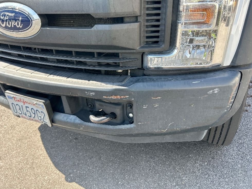 Flatbed Truck-Light and Medium Duty Trucks-Ford-2018-F550-Torrance-CA-150,992\n\t\tmiles-$ 36,750 - Image 26