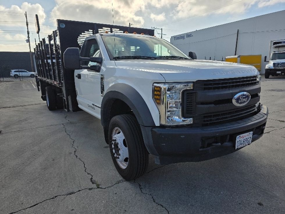 Flatbed Truck-Light and Medium Duty Trucks-Ford-2018-F550-Torrance-CA-165,471\n\t\tmiles-$ 36,250 - Image 1