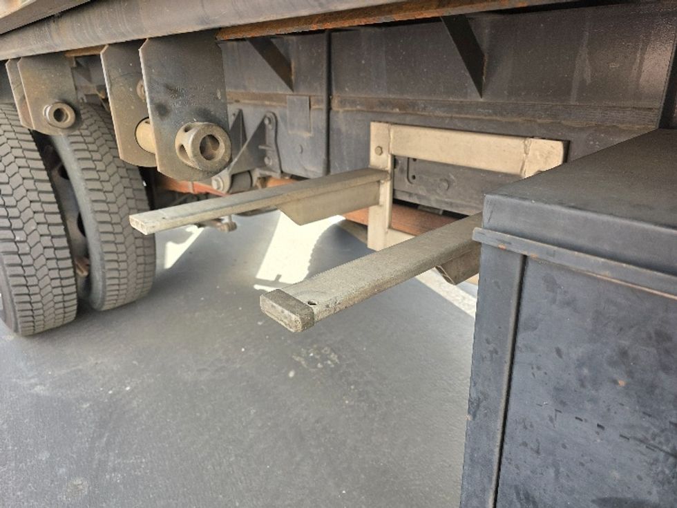 Flatbed Truck-Light and Medium Duty Trucks-Ford-2018-F550-Torrance-CA-165,471\n\t\tmiles-$ 36,250 - Image 14