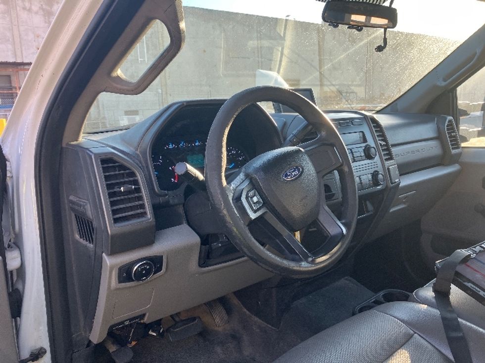 Flatbed Truck-Light and Medium Duty Trucks-Ford-2018-F550-Torrance-CA-165,471\n\t\tmiles-$ 36,250 - Image 17