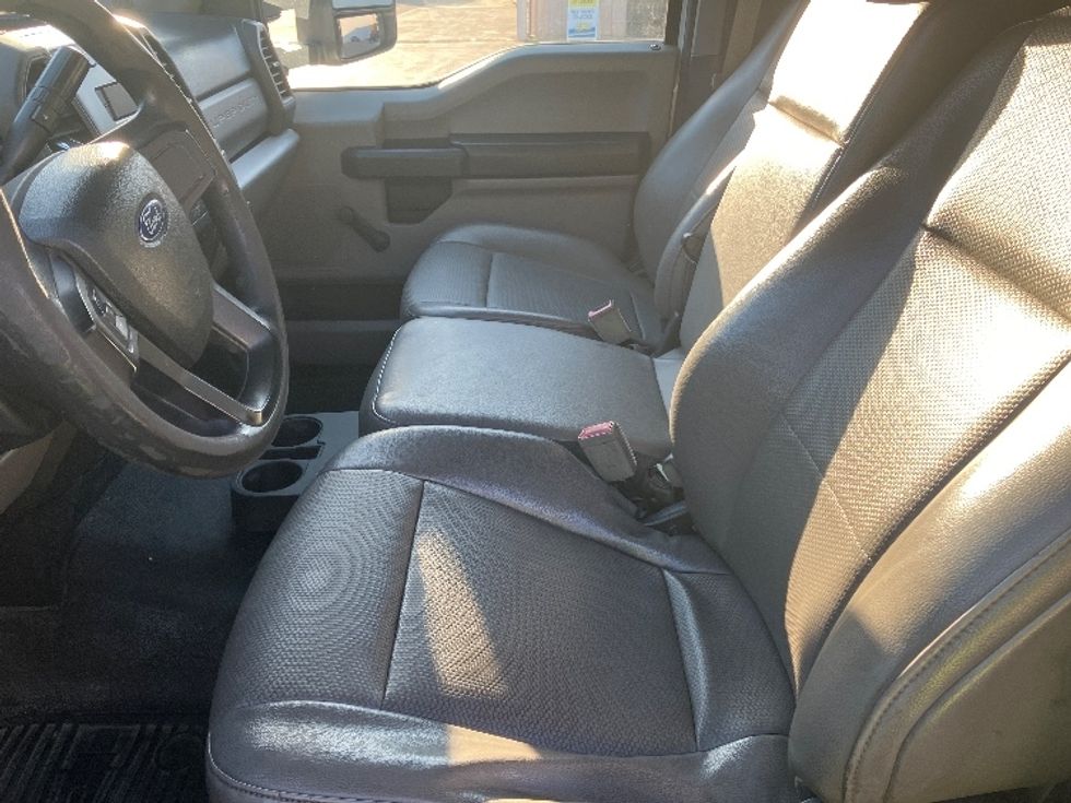 Flatbed Truck-Light and Medium Duty Trucks-Ford-2018-F550-Torrance-CA-165,471\n\t\tmiles-$ 36,250 - Image 19