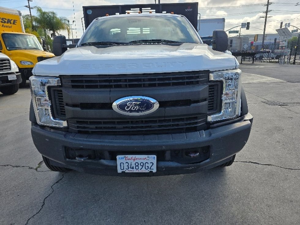 Flatbed Truck-Light and Medium Duty Trucks-Ford-2018-F550-Torrance-CA-165,471\n\t\tmiles-$ 36,250 - Image 2