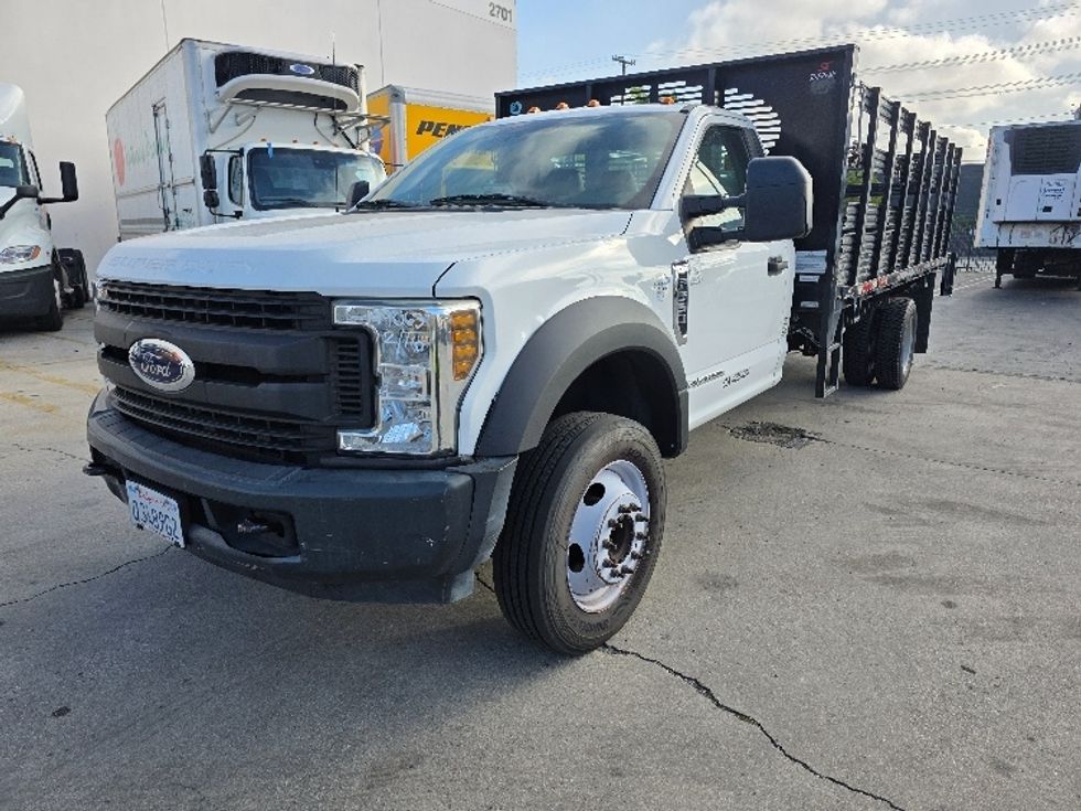 Flatbed Truck-Light and Medium Duty Trucks-Ford-2018-F550-Torrance-CA-165,471\n\t\tmiles-$ 36,250 - Image 3