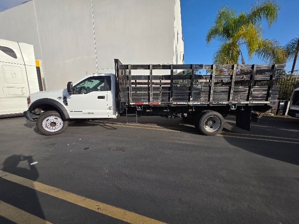 Flatbed Truck-Light and Medium Duty Trucks-Ford-2018-F550-Torrance-CA-165,471\n\t\tmiles-$ 36,250 - Image 4
