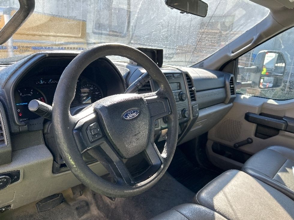 Flatbed Truck-Light and Medium Duty Trucks-Ford-2018-F550-Torrance-CA-170,919\n\t\tmiles-$ 36,000 - Image 17