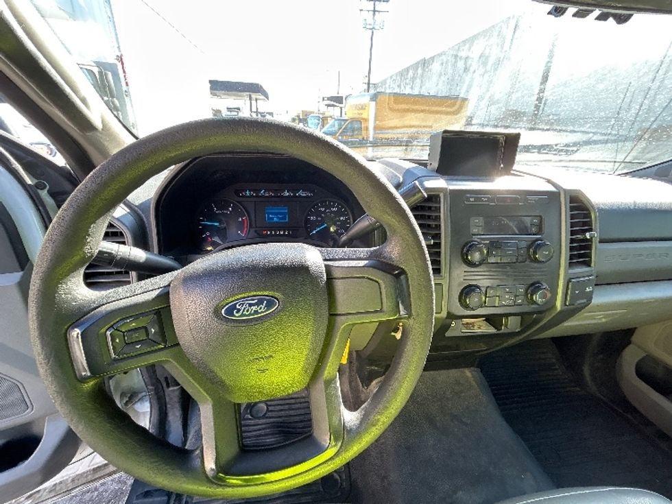Flatbed Truck-Light and Medium Duty Trucks-Ford-2018-F550-Torrance-CA-170,919\n\t\tmiles-$ 36,000 - Image 18