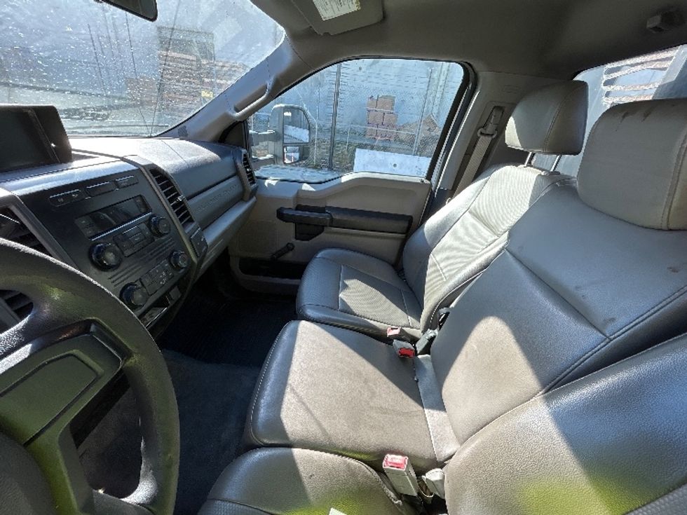 Flatbed Truck-Light and Medium Duty Trucks-Ford-2018-F550-Torrance-CA-170,919\n\t\tmiles-$ 36,000 - Image 19