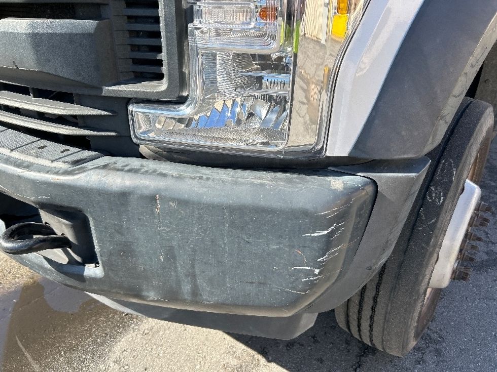 Flatbed Truck-Light and Medium Duty Trucks-Ford-2018-F550-Torrance-CA-170,919\n\t\tmiles-$ 36,000 - Image 25