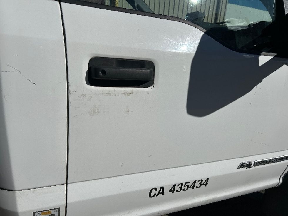 Flatbed Truck-Light and Medium Duty Trucks-Ford-2018-F550-Torrance-CA-170,919\n\t\tmiles-$ 36,000 - Image 28