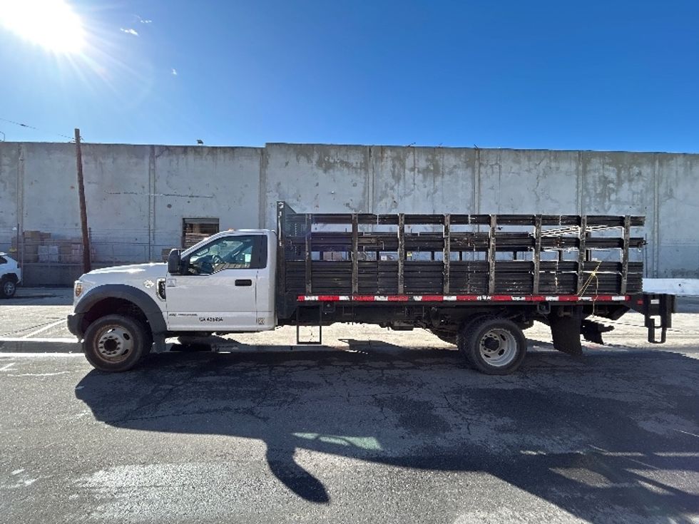 Flatbed Truck-Light and Medium Duty Trucks-Ford-2018-F550-Torrance-CA-170,919\n\t\tmiles-$ 36,000 - Image 4