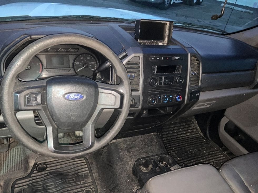 Flatbed Truck-Light and Medium Duty Trucks-Ford-2018-F550-Torrance-CA-177,791\n\t\tmiles-$ 35,500 - Image 15