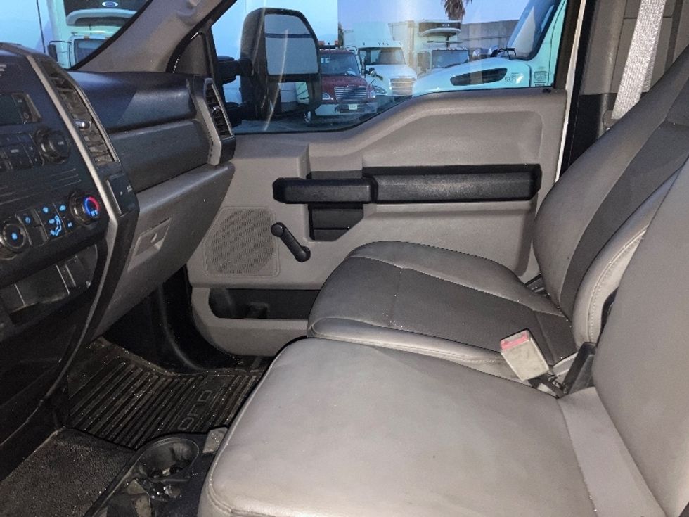 Flatbed Truck-Light and Medium Duty Trucks-Ford-2018-F550-Torrance-CA-177,791\n\t\tmiles-$ 35,500 - Image 16