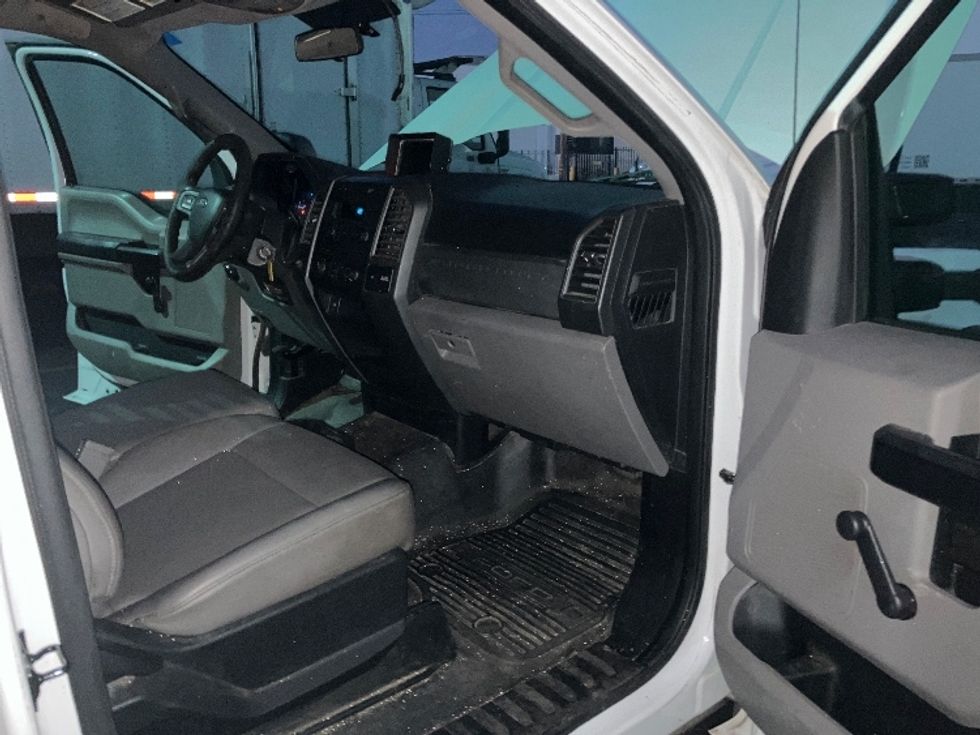 Flatbed Truck-Light and Medium Duty Trucks-Ford-2018-F550-Torrance-CA-177,791\n\t\tmiles-$ 35,500 - Image 17