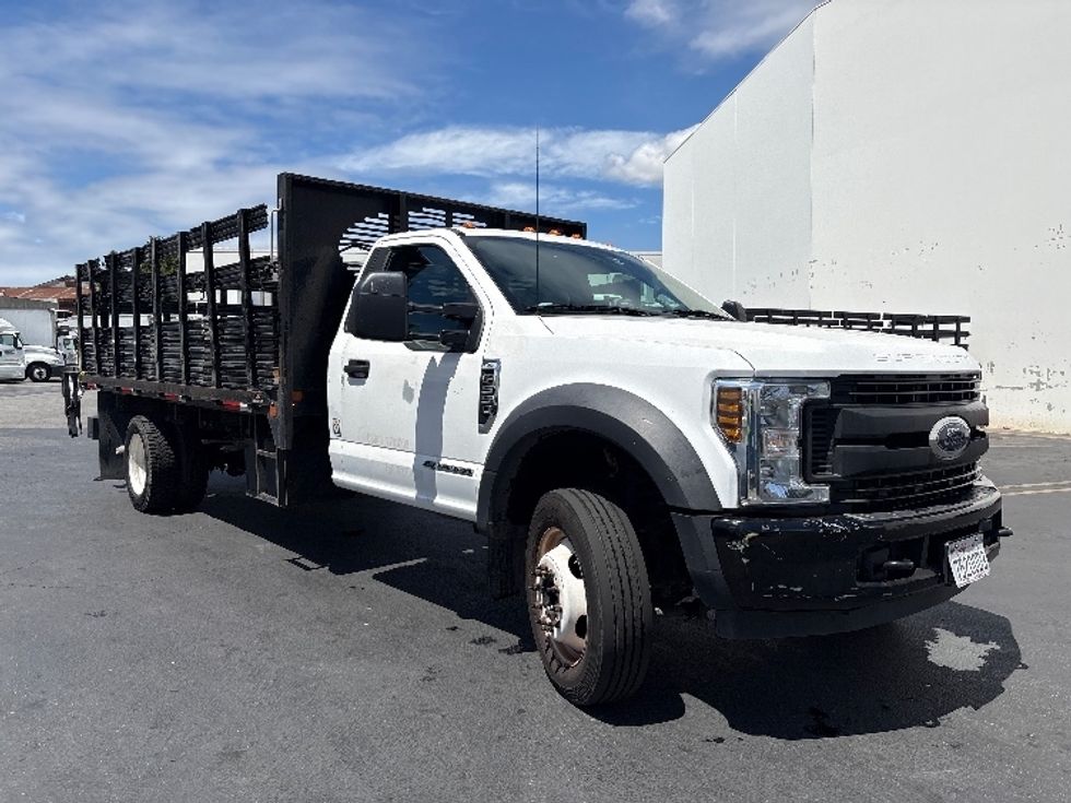 Flatbed Truck-Light and Medium Duty Trucks-Ford-2018-F550-Torrance-CA-193,607\n\t\tmiles-$ 29,750 - Image 1