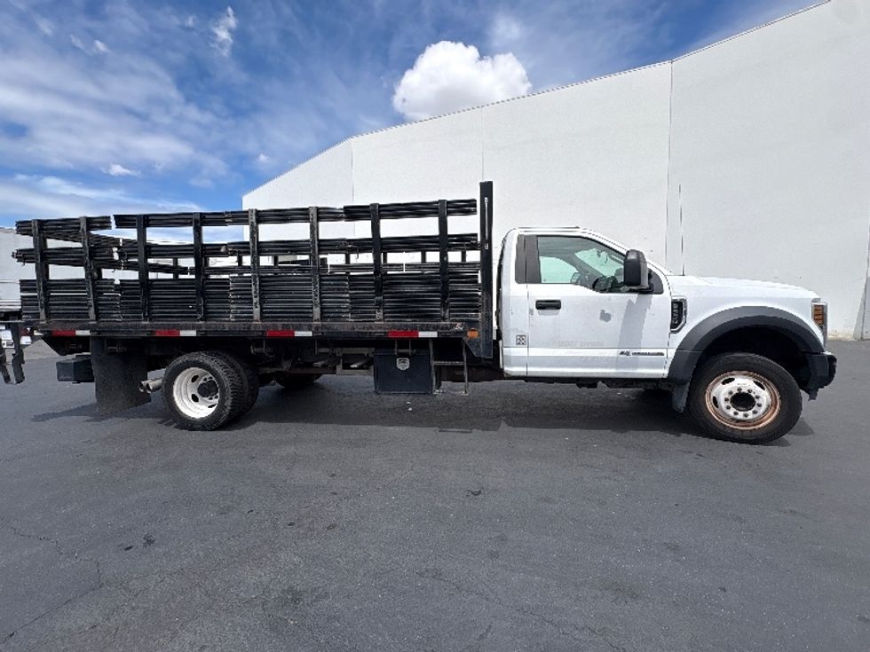 Flatbed Truck-Light and Medium Duty Trucks-Ford-2018-F550-Torrance-CA-193,607\n\t\tmiles-$ 29,750 - Image 15