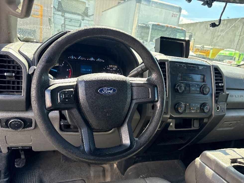 Flatbed Truck-Light and Medium Duty Trucks-Ford-2018-F550-Torrance-CA-193,607\n\t\tmiles-$ 29,750 - Image 18