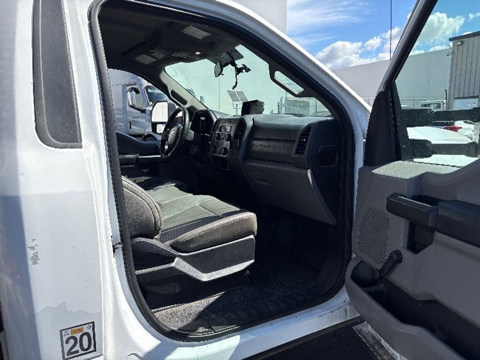 Flatbed Truck-Light and Medium Duty Trucks-Ford-2018-F550-Torrance-CA-193,607\n\t\tmiles-$ 29,750 - Image 20