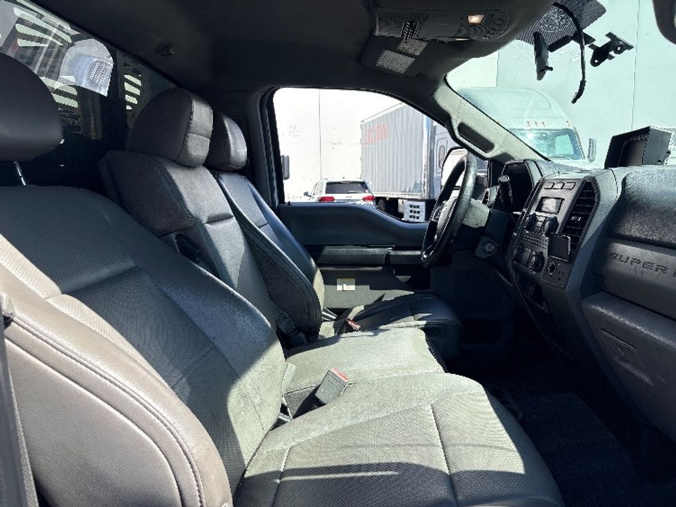 Flatbed Truck-Light and Medium Duty Trucks-Ford-2018-F550-Torrance-CA-193,607\n\t\tmiles-$ 29,750 - Image 22
