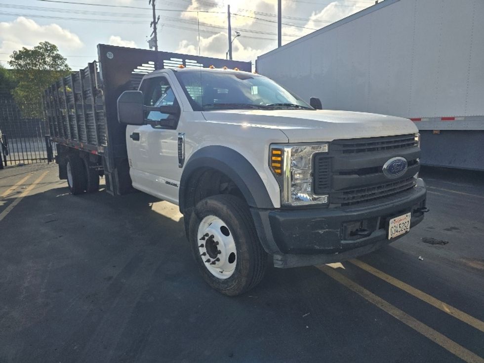 Flatbed Truck-Light and Medium Duty Trucks-Ford-2018-F550-Torrance-CA-194,443\n\t\tmiles-$ 33,250 - Image 1