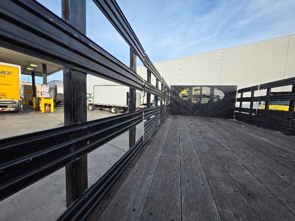 Flatbed Truck-Light and Medium Duty Trucks-Ford-2018-F550-Torrance-CA-194,443\n\t\tmiles-$ 33,250 - Image 11