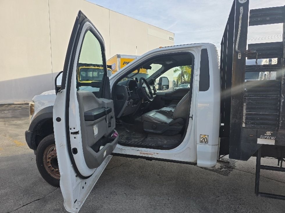 Flatbed Truck-Light and Medium Duty Trucks-Ford-2018-F550-Torrance-CA-194,443\n\t\tmiles-$ 33,250 - Image 16