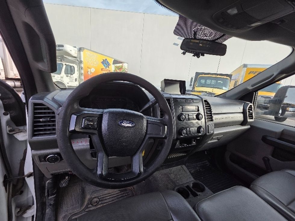 Flatbed Truck-Light and Medium Duty Trucks-Ford-2018-F550-Torrance-CA-194,443\n\t\tmiles-$ 33,250 - Image 18