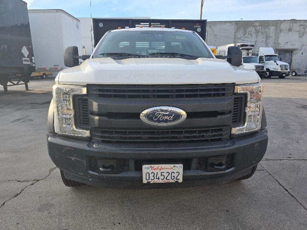 Flatbed Truck-Light and Medium Duty Trucks-Ford-2018-F550-Torrance-CA-194,443\n\t\tmiles-$ 33,250 - Image 2