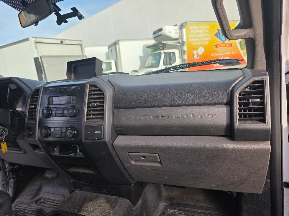 Flatbed Truck-Light and Medium Duty Trucks-Ford-2018-F550-Torrance-CA-194,443\n\t\tmiles-$ 33,250 - Image 21