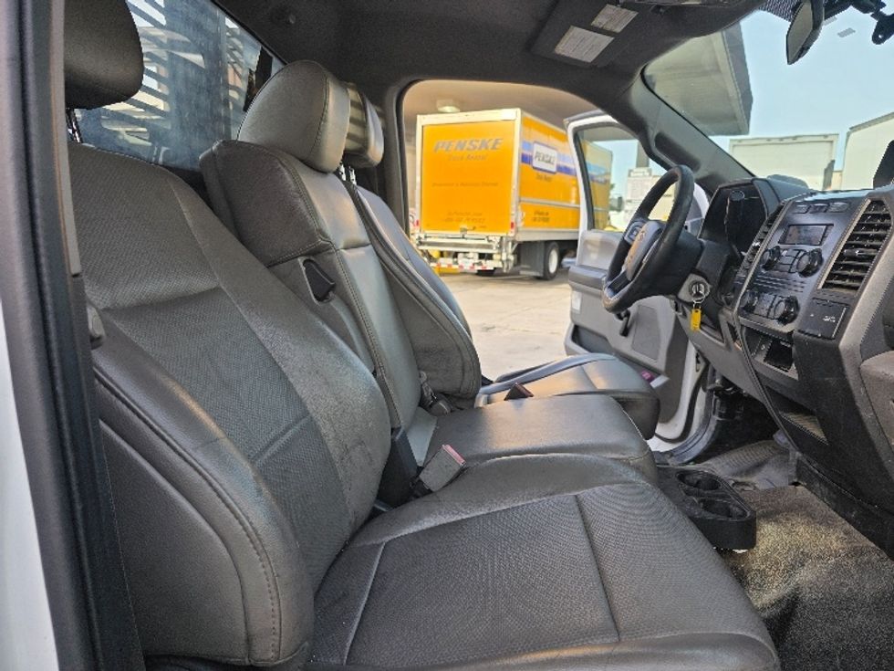Flatbed Truck-Light and Medium Duty Trucks-Ford-2018-F550-Torrance-CA-194,443\n\t\tmiles-$ 33,250 - Image 22