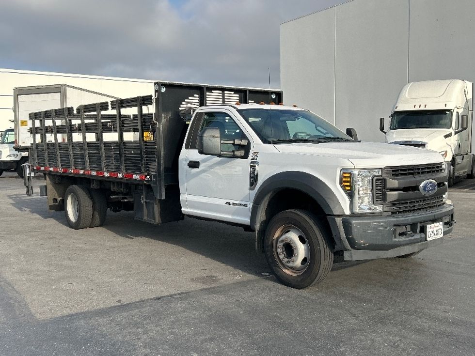 Flatbed Truck-Light and Medium Duty Trucks-Ford-2018-F550-Torrance-CA-219,129\n\t\tmiles-$ 26,750 - Image 1