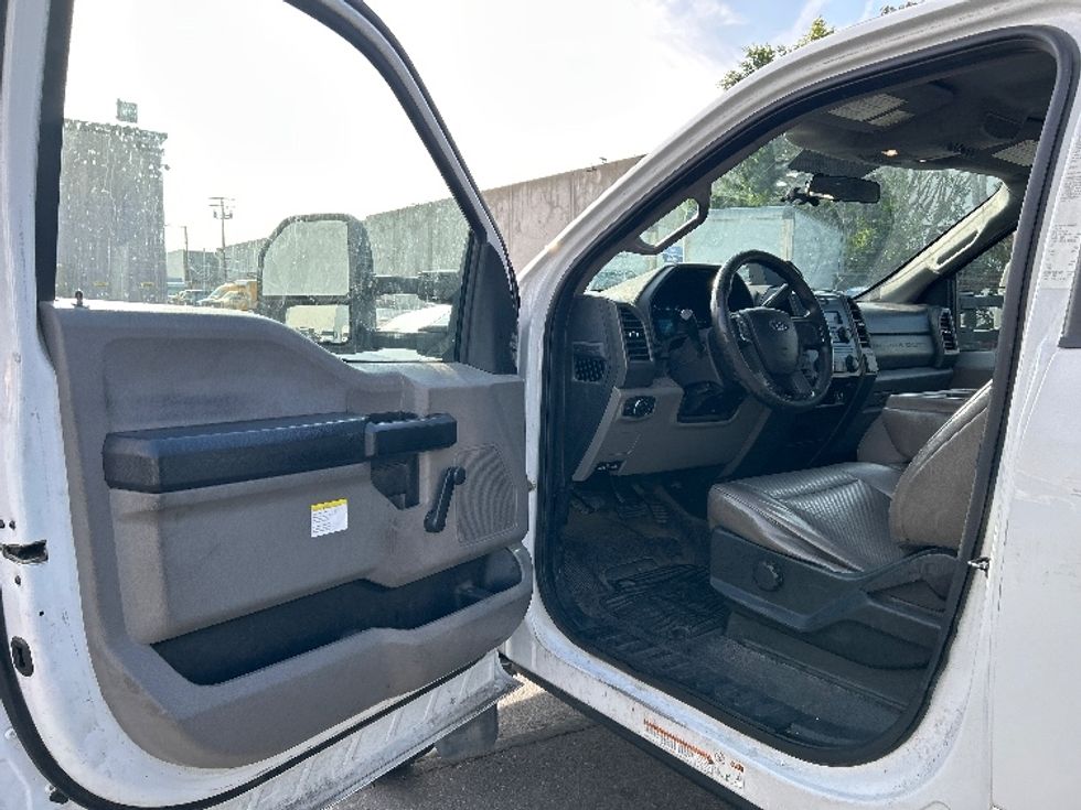 Flatbed Truck-Light and Medium Duty Trucks-Ford-2018-F550-Torrance-CA-219,129\n\t\tmiles-$ 26,750 - Image 16