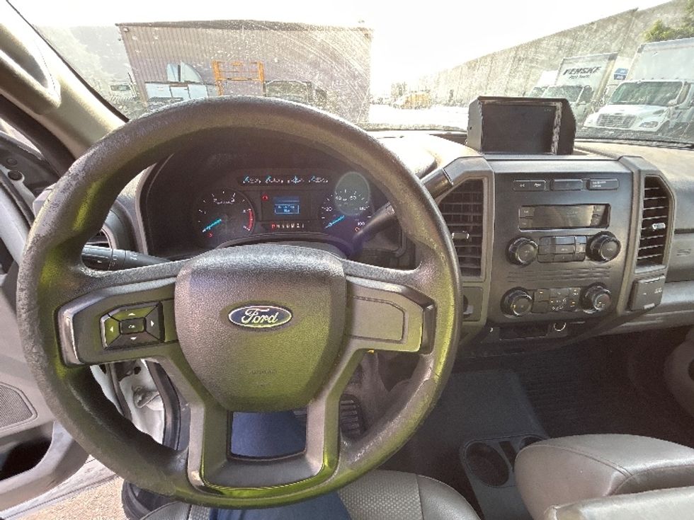 Flatbed Truck-Light and Medium Duty Trucks-Ford-2018-F550-Torrance-CA-219,129\n\t\tmiles-$ 26,750 - Image 18