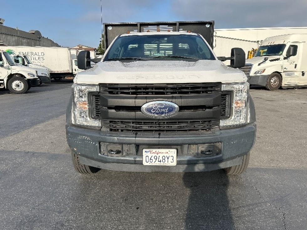 Flatbed Truck-Light and Medium Duty Trucks-Ford-2018-F550-Torrance-CA-219,129\n\t\tmiles-$ 26,750 - Image 2