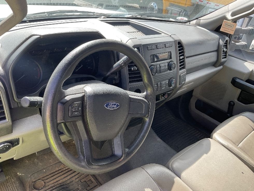 Flatbed Truck-Light and Medium Duty Trucks-Ford-2019-F350-Torrance-CA-38,158\n\t\tmiles-$ 36,000 - Image 17