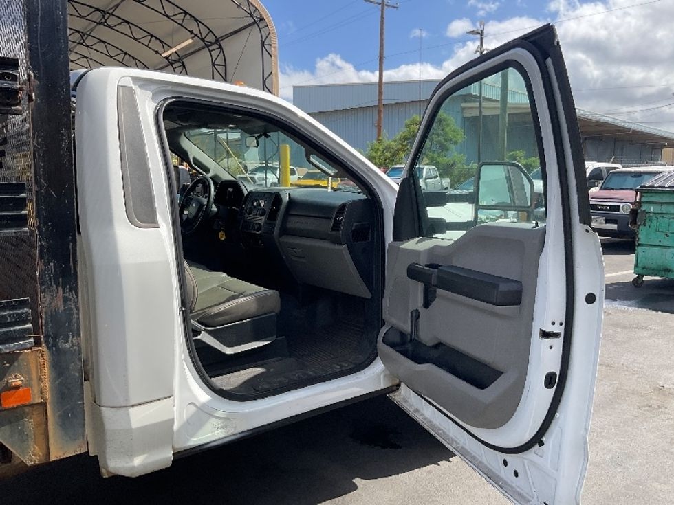 Flatbed Truck-Light and Medium Duty Trucks-Ford-2019-F350-Torrance-CA-38,158\n\t\tmiles-$ 36,000 - Image 20