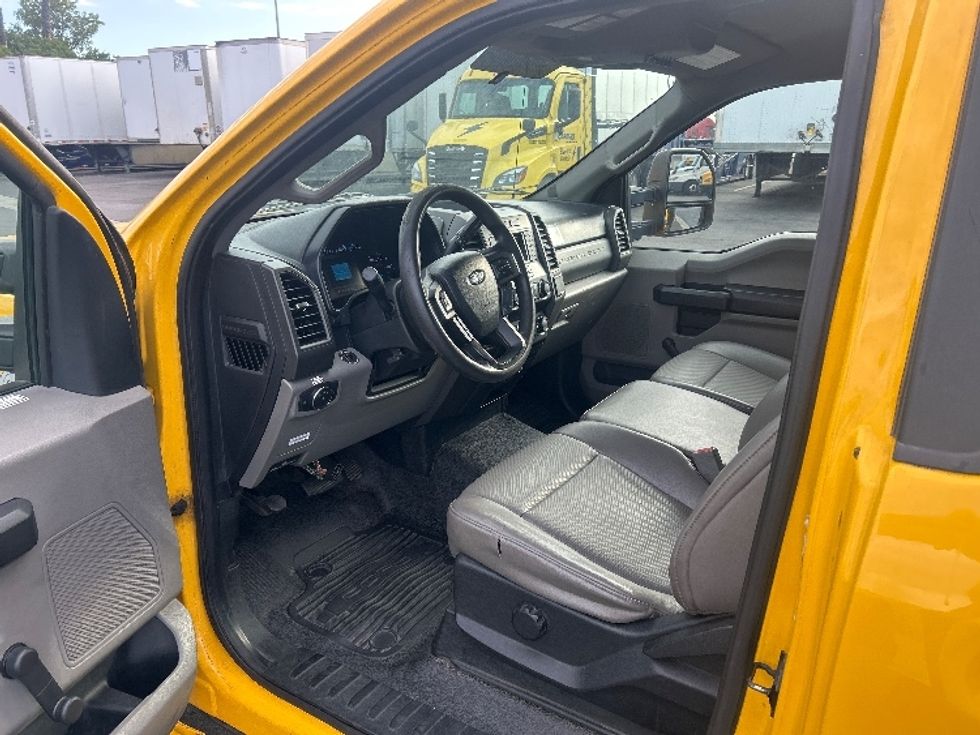 Flatbed Truck-Light and Medium Duty Trucks-Ford-2019-F450-Fontana-CA-101,937\n\t\tmiles-$ 33,000 - Image 16