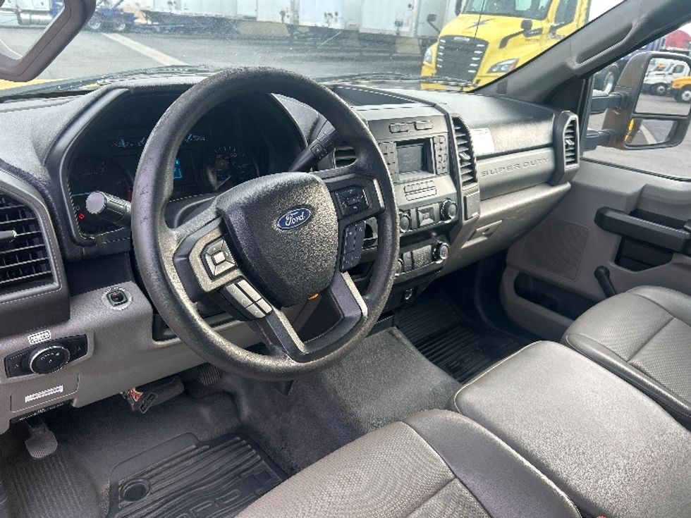 Flatbed Truck-Light and Medium Duty Trucks-Ford-2019-F450-Fontana-CA-101,937\n\t\tmiles-$ 33,000 - Image 17