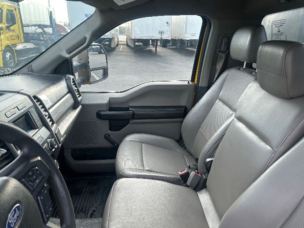 Flatbed Truck-Light and Medium Duty Trucks-Ford-2019-F450-Fontana-CA-101,937\n\t\tmiles-$ 33,000 - Image 19